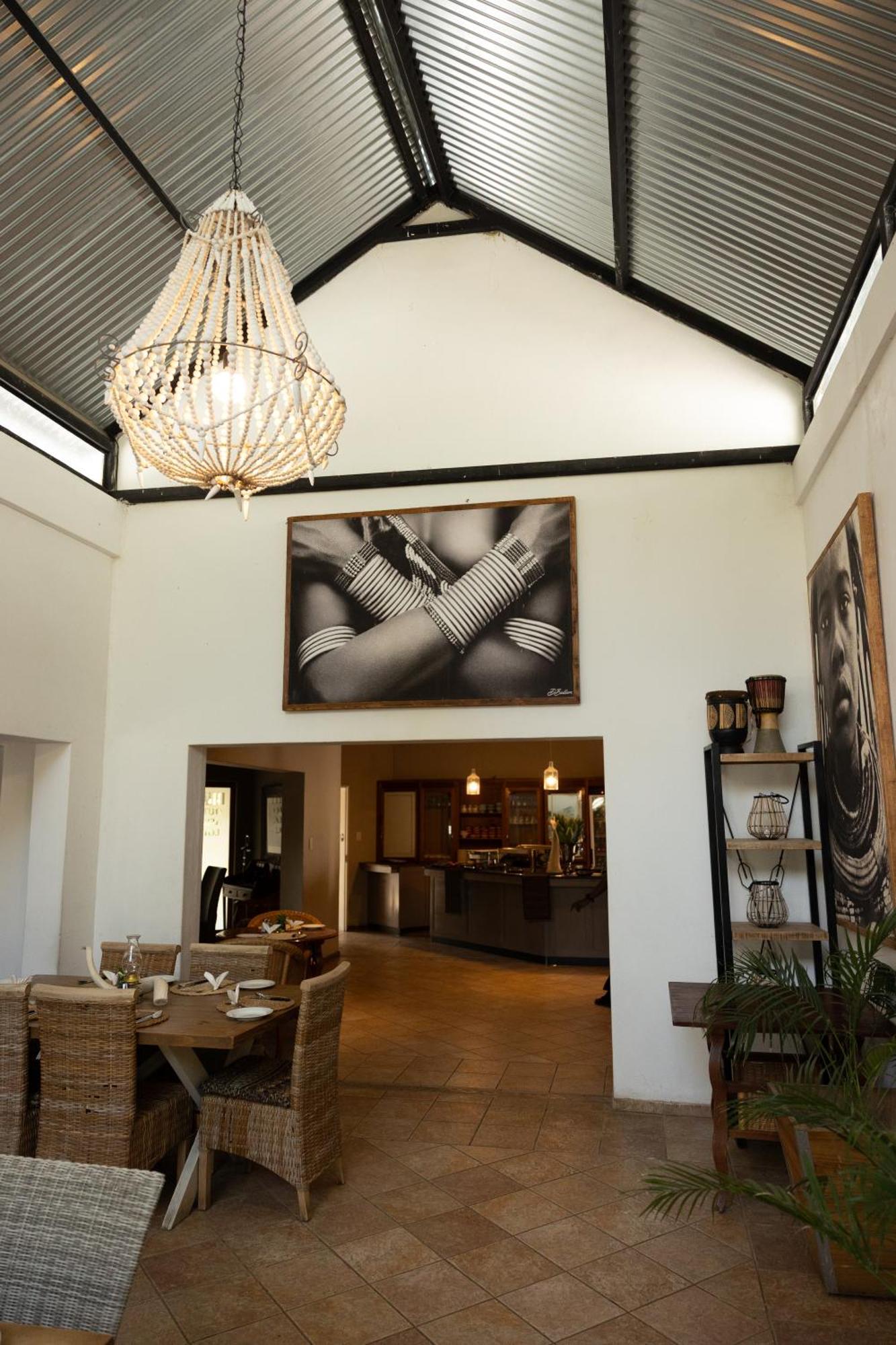 Out Of Africa Town Lodge オチワロンゴ エクステリア 写真